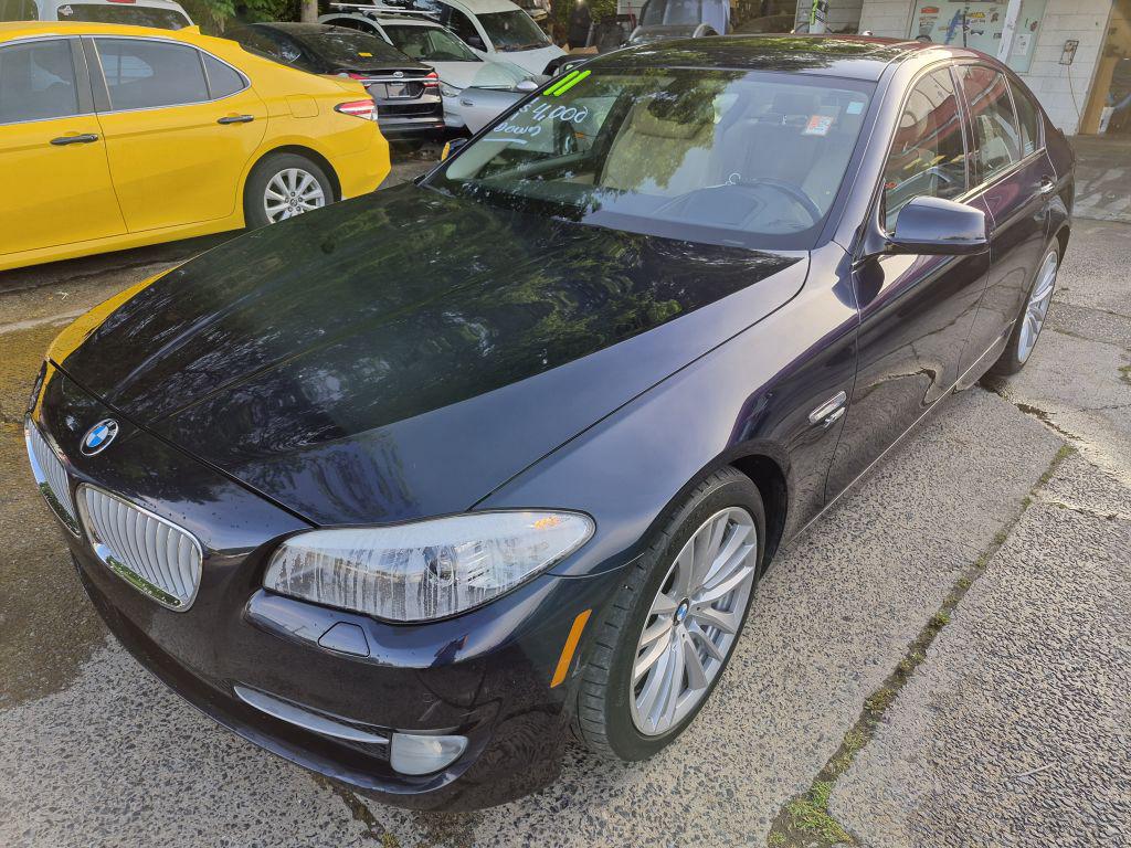 2011 BMW 5 Series 550i xDrive Sedan's photo